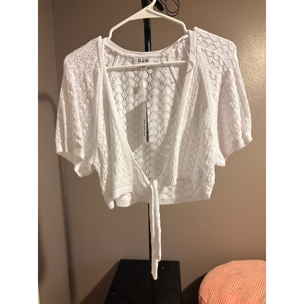 525 - White Loose Knit Bolaro Type Cropped Cover - Sz M‎
